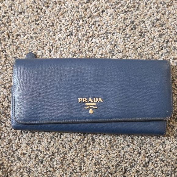 Authentic Luxury Wallet Lot - Picture 8 of 16